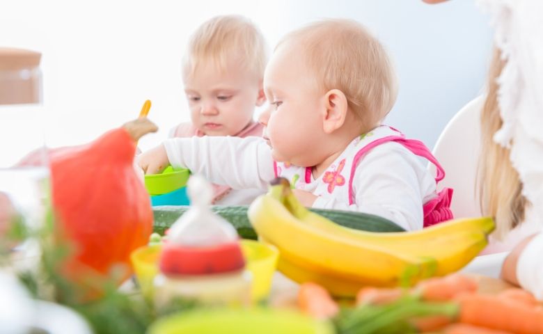 picky toddlers eating food